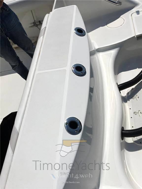 Boston whaler Outrage 320 Open