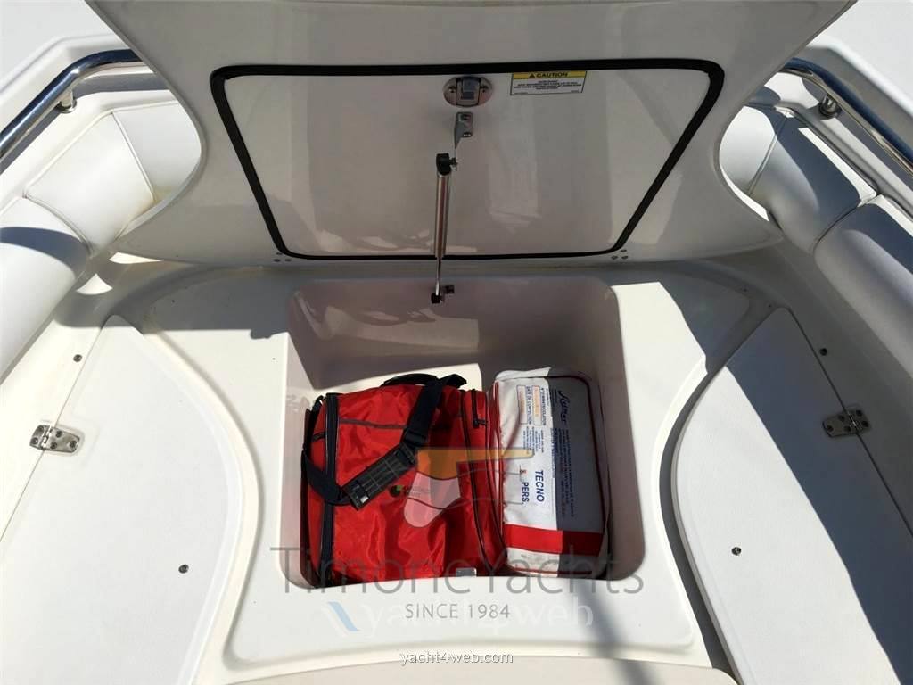 Boston whaler Outrage 320 Barca a motore usata in vendita