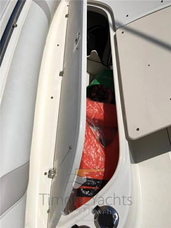 Boston whaler Outrage 320 Open