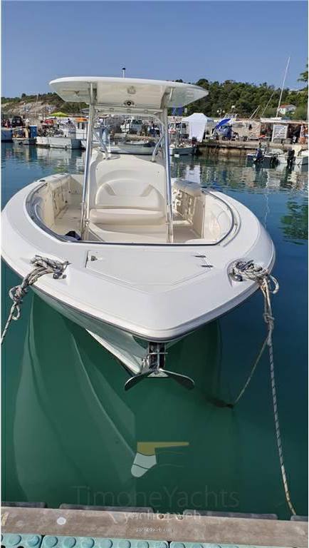 Boston whaler Outrage 320 barco a motor
