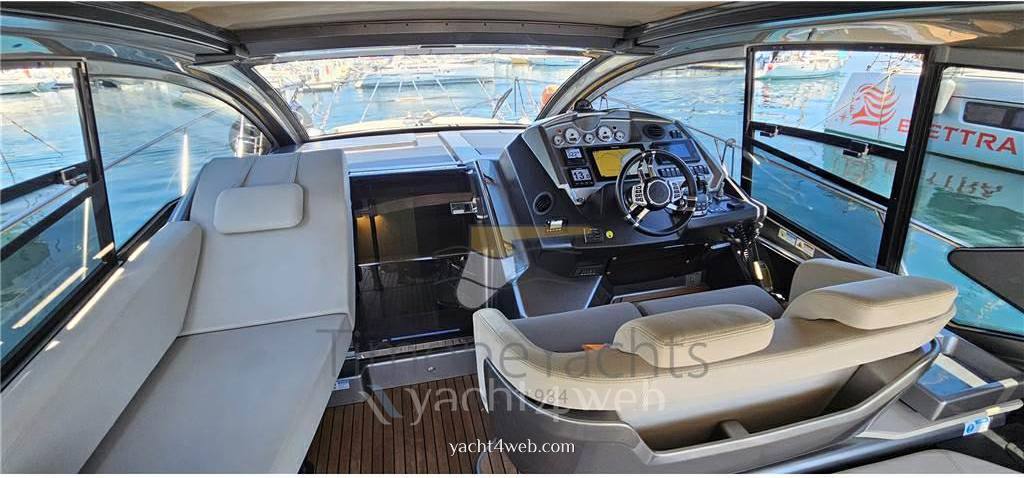 Cranchi M44 ht barca a motore