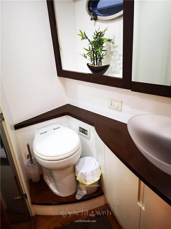 Pershing 56 Hard top