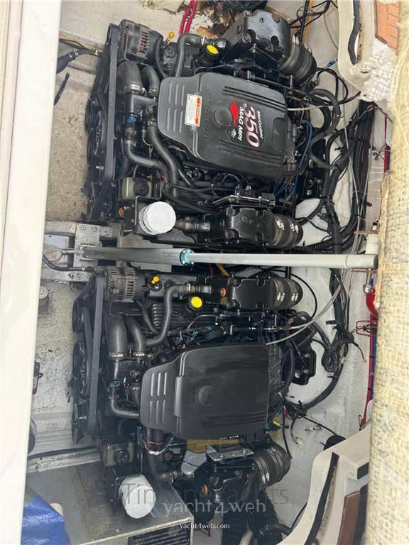 Crownline 315 scr Express cruiser used