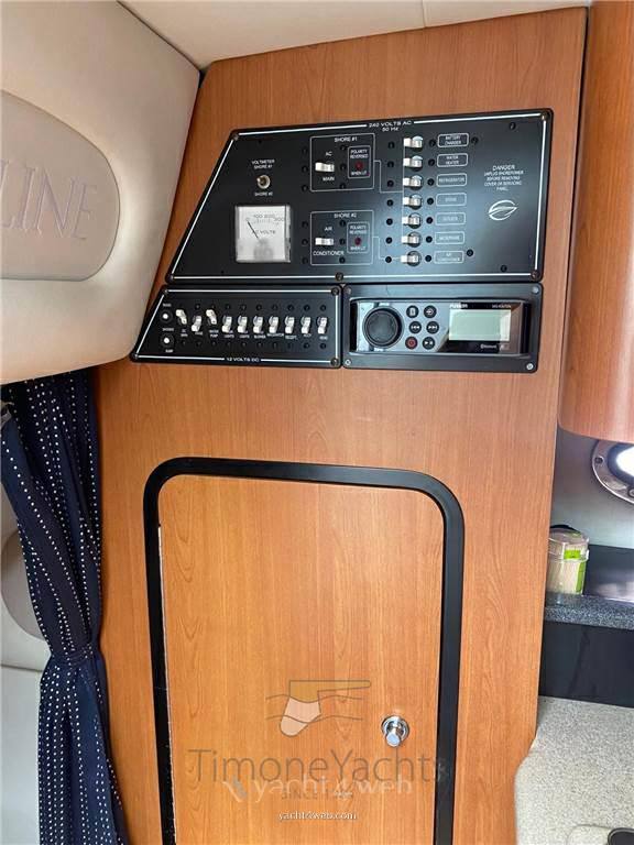 Crownline 315 scr Motor boat used for sale