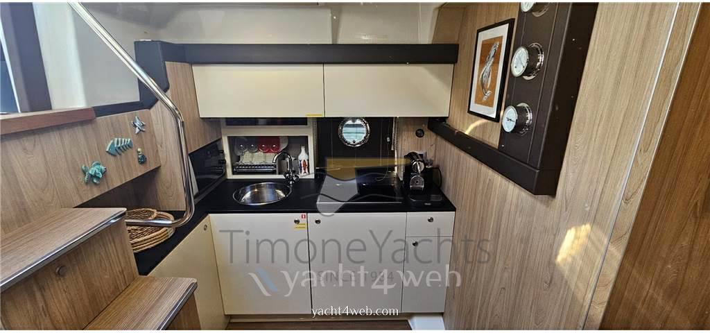 Cranchi M44 ht Photo