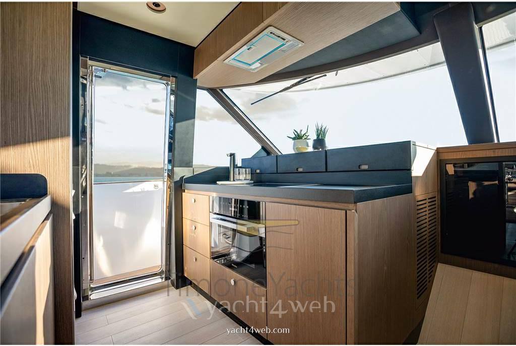 Azimut Magellano 66 bateau à moteur