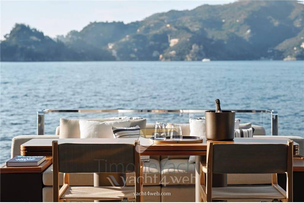 Azimut Seadeck 7 Photo