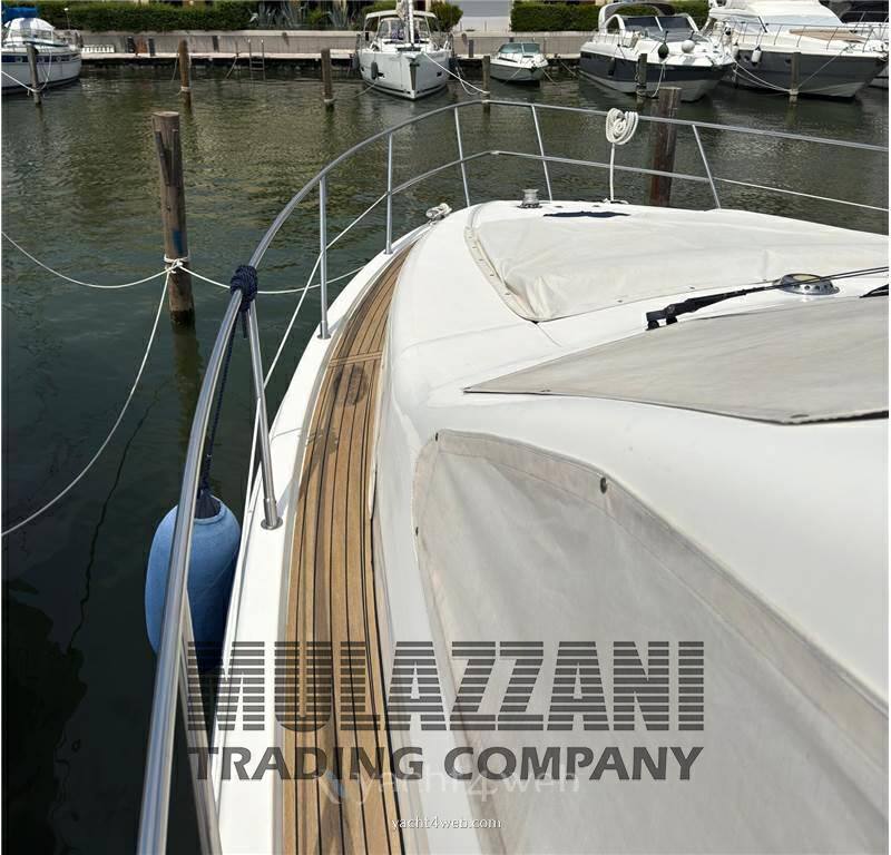 Azimut 46