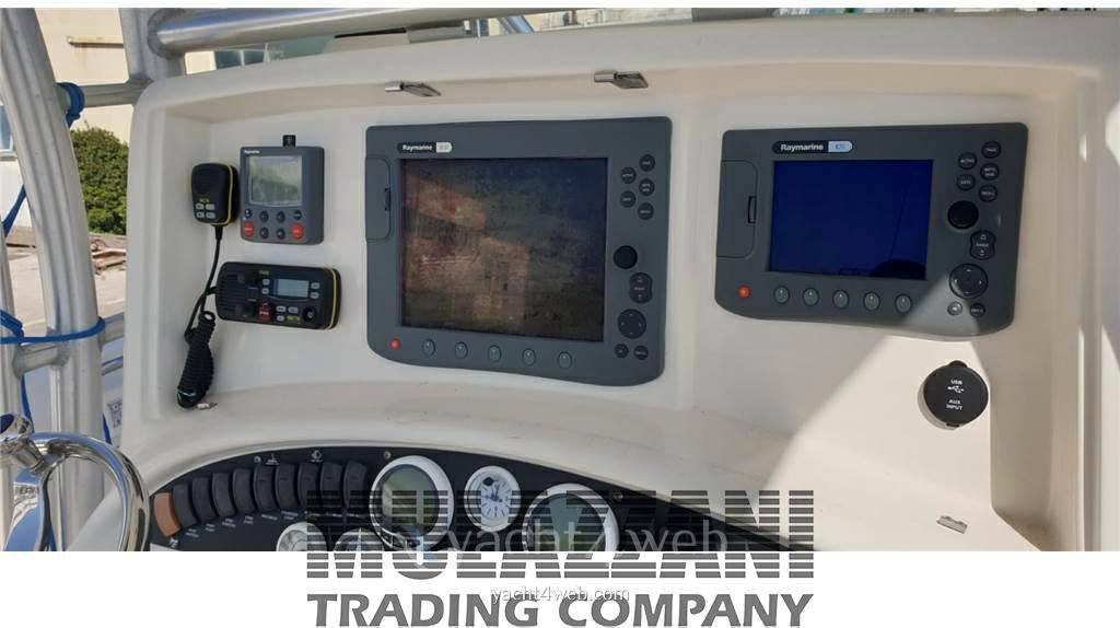 Boston whaler Outrage 320