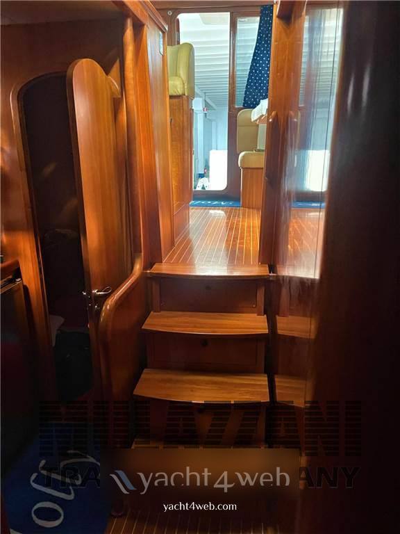 Cantieri estensi 440 goldstar fly