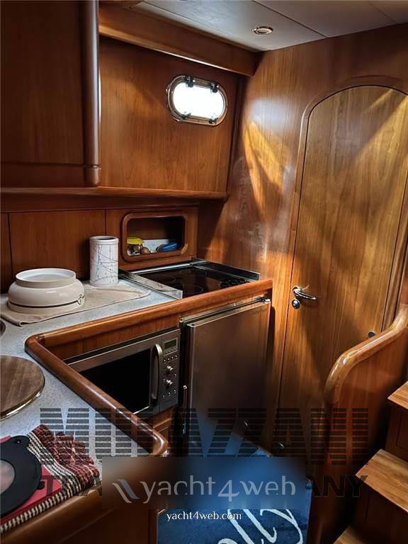 Cantieri estensi 440 goldstar fly