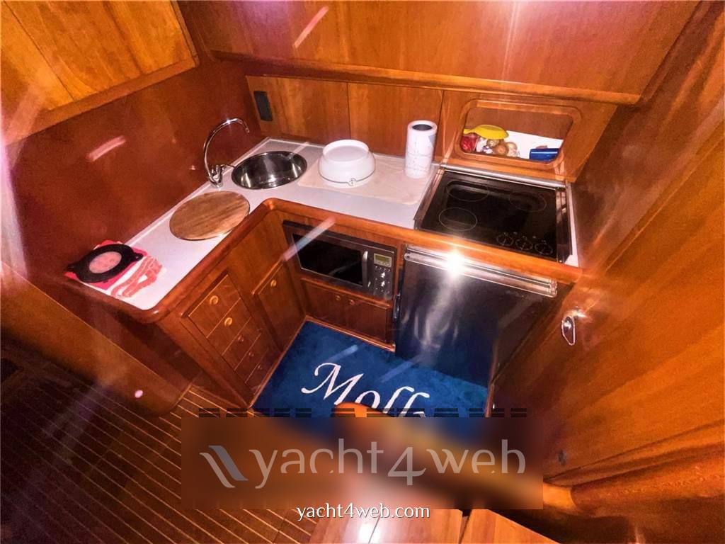 Cantieri estensi 440 goldstar fly