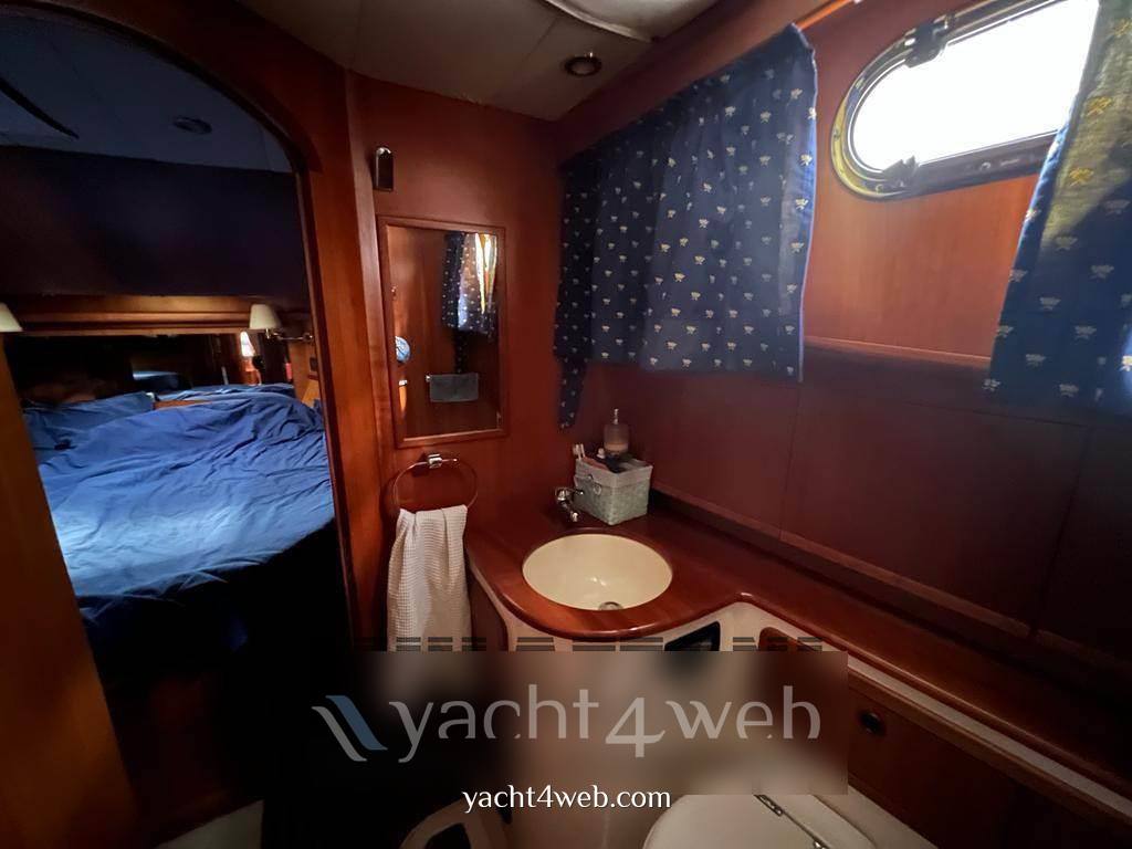 Cantieri estensi 440 goldstar fly