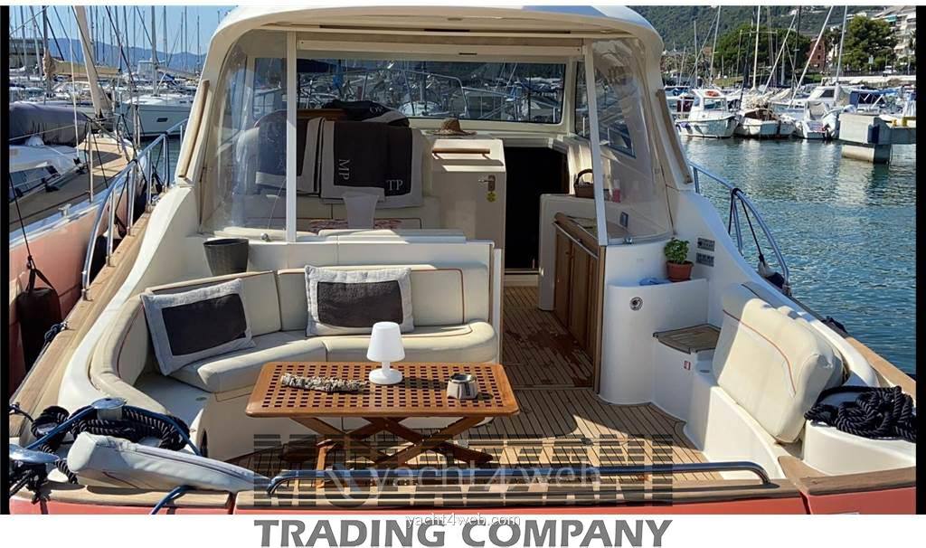 Mochi craft Mochi 44 dolphin