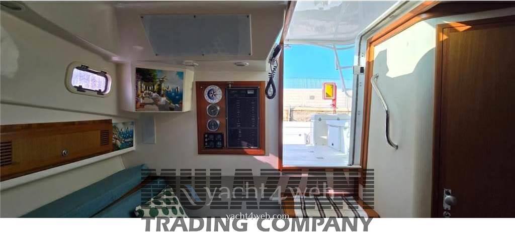 Cabo 31 express Motor boat used for sale