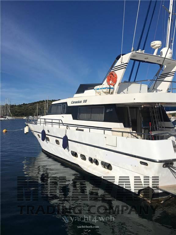 Canados 58' Моторная лодка используется для продажи