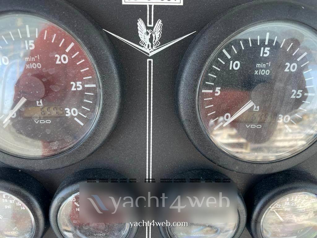 Bertram yacht 630 convertible يستخدم