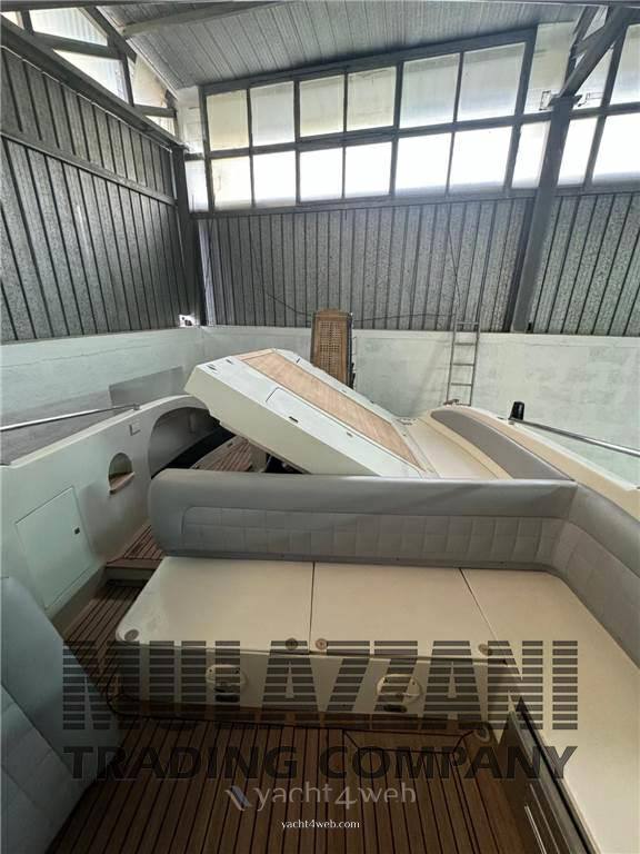 Blue ice 380 v Barca a motore usata in vendita