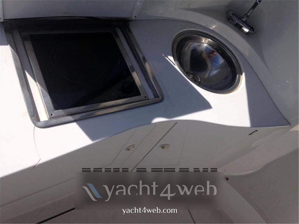 Innovazioni e progetti Mira 34 Barca a motore usata in vendita