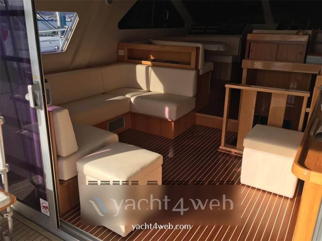 Raffaelli Storm s Flybridge