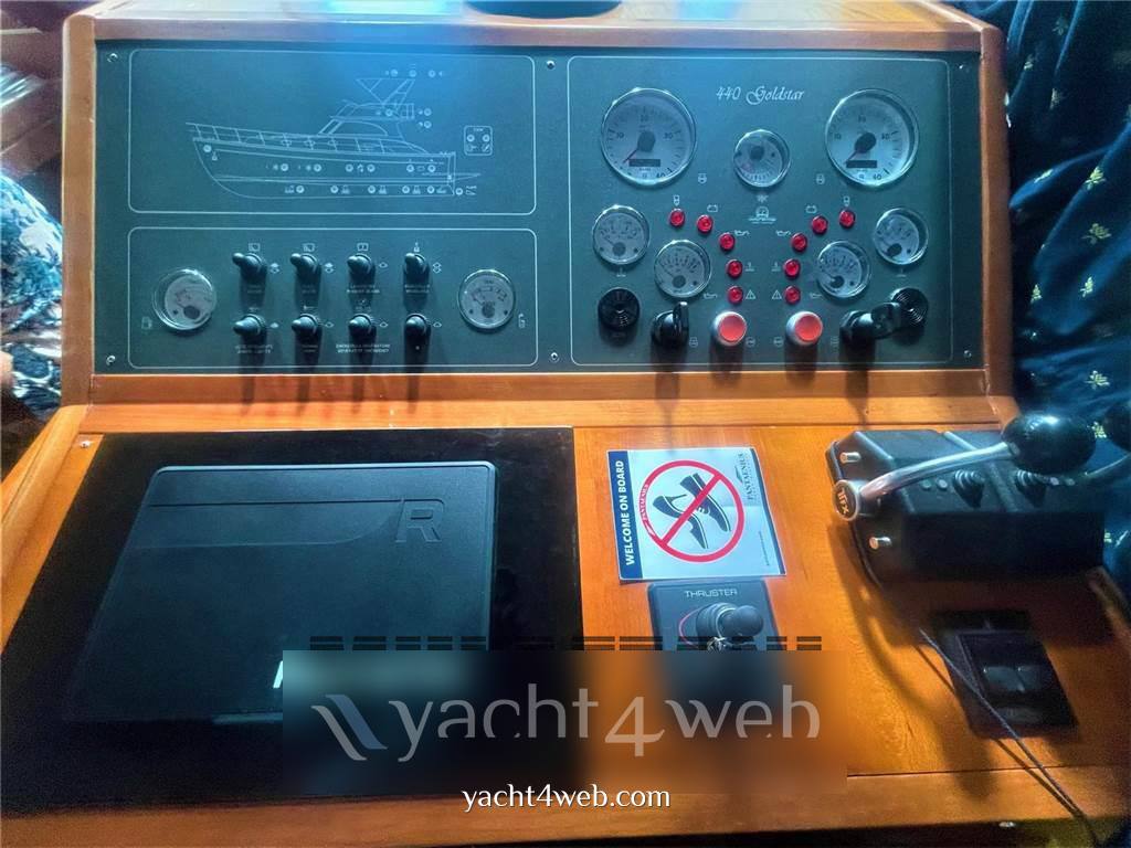 Cantieri estensi 440 goldstar fly 