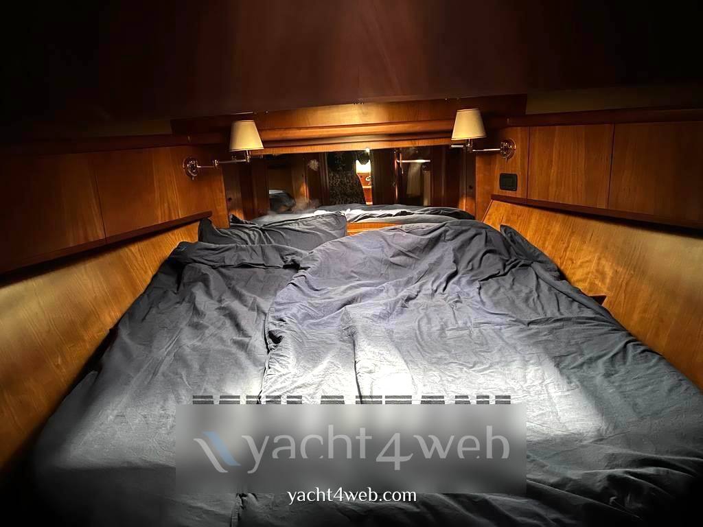 Cantieri estensi 440 goldstar fly 