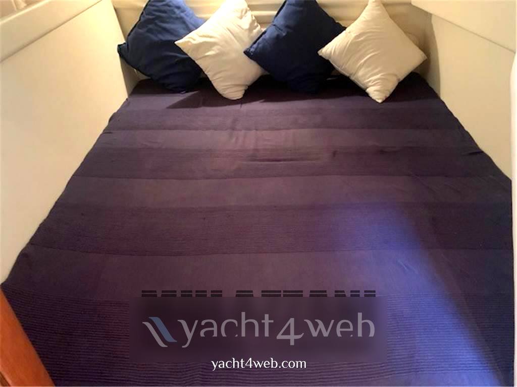 Innovazioni e progetti Mira 37 barco de motor