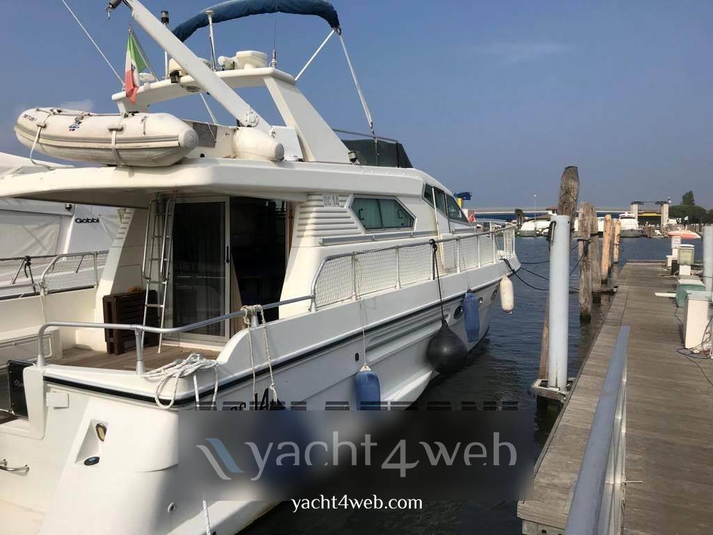 Dellapasqua Dc 14 flying bridge Barca a motore usata in vendita