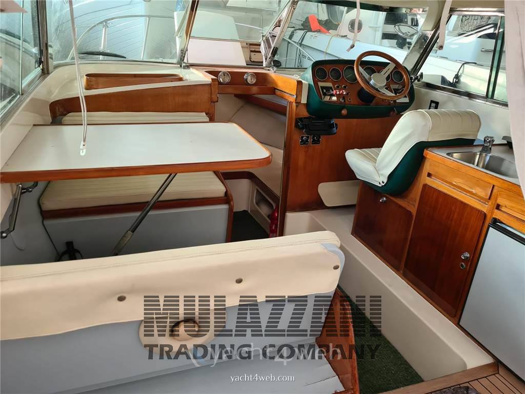 Riva 25 sport fisherman motor boat