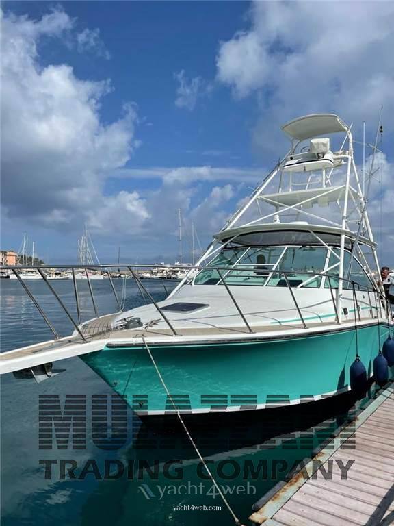 Cabo 35 express Motor boat used for sale