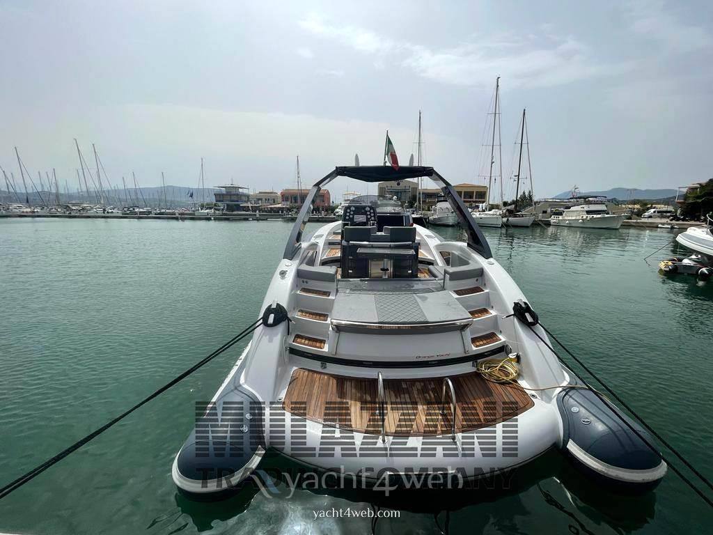 Python yacht Python c33 