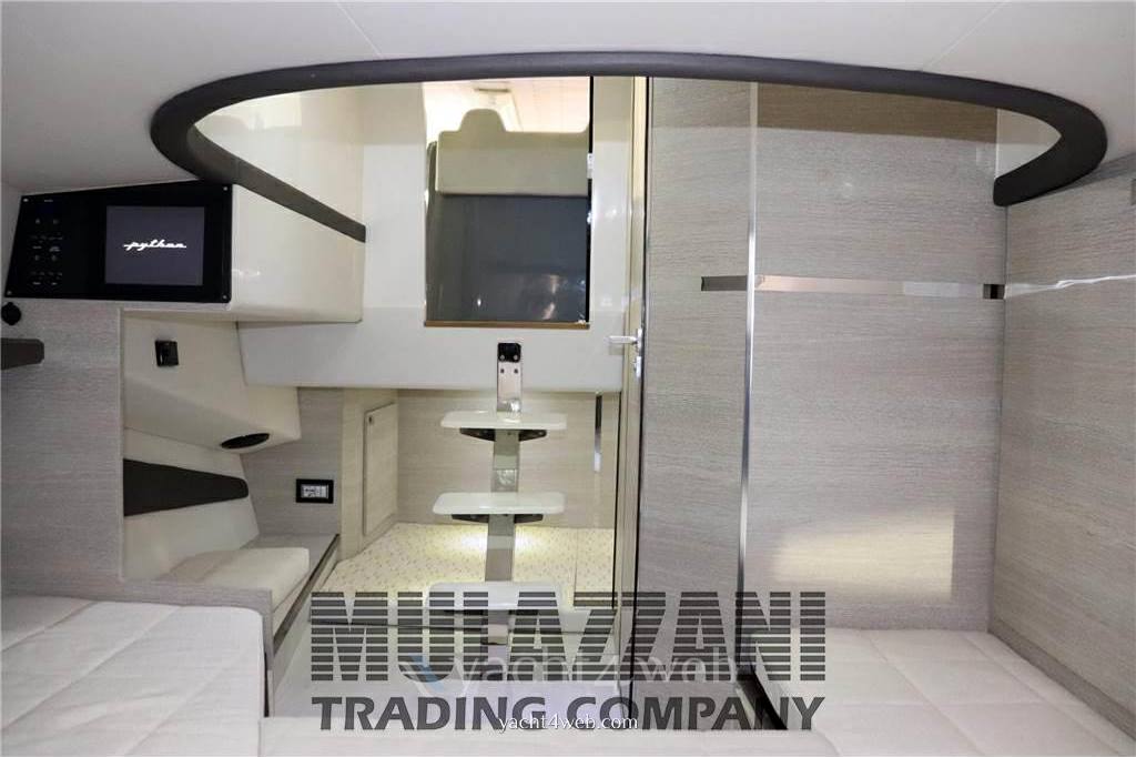 Python yacht Python c33 Foto