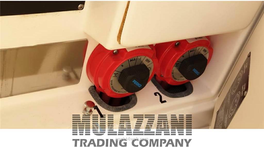 Boston whaler Outrage 320 Barca a motore usata in vendita