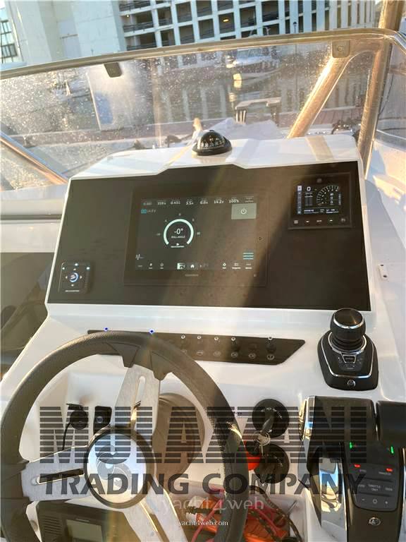 Beneteau Flyer 9 space deck Express Cruiser usado