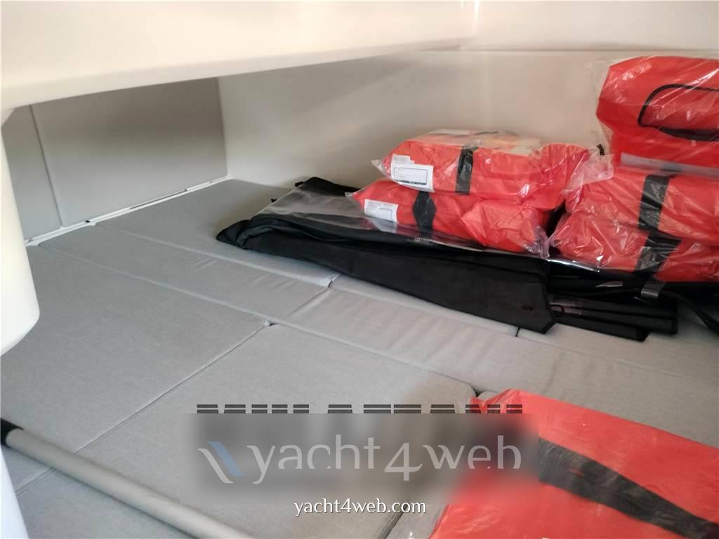 Quicksilver 905 weekend Hard top usato