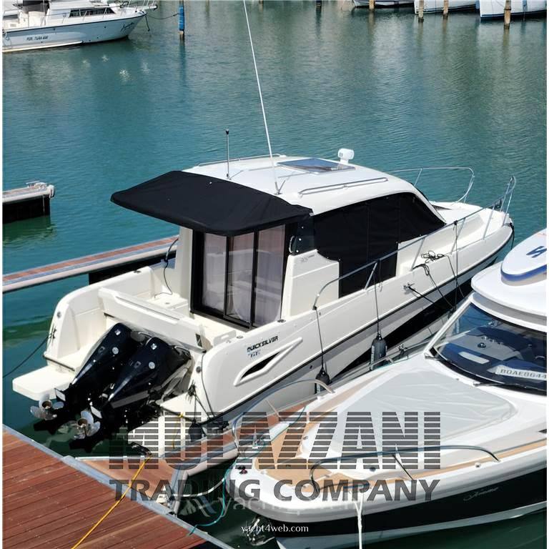 Quicksilver 905 weekend Hard top