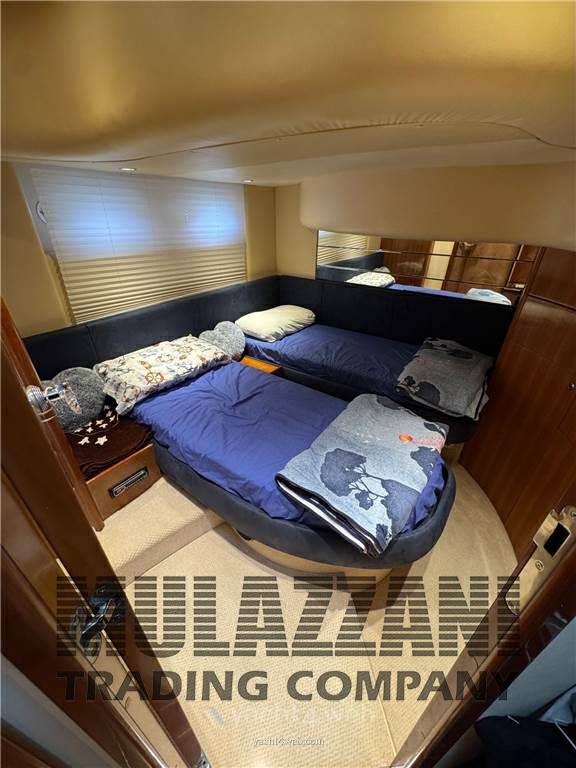 Azimut 46 Моторная лодка используется для продажи