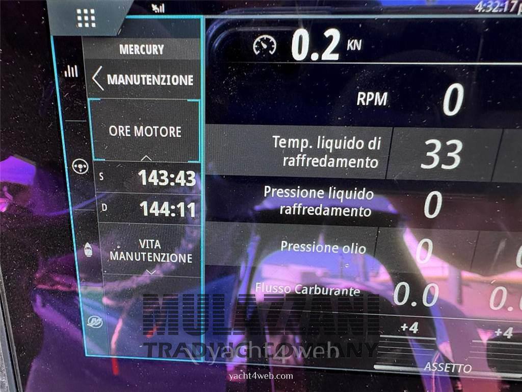 Boston whaler 270 outrage usado