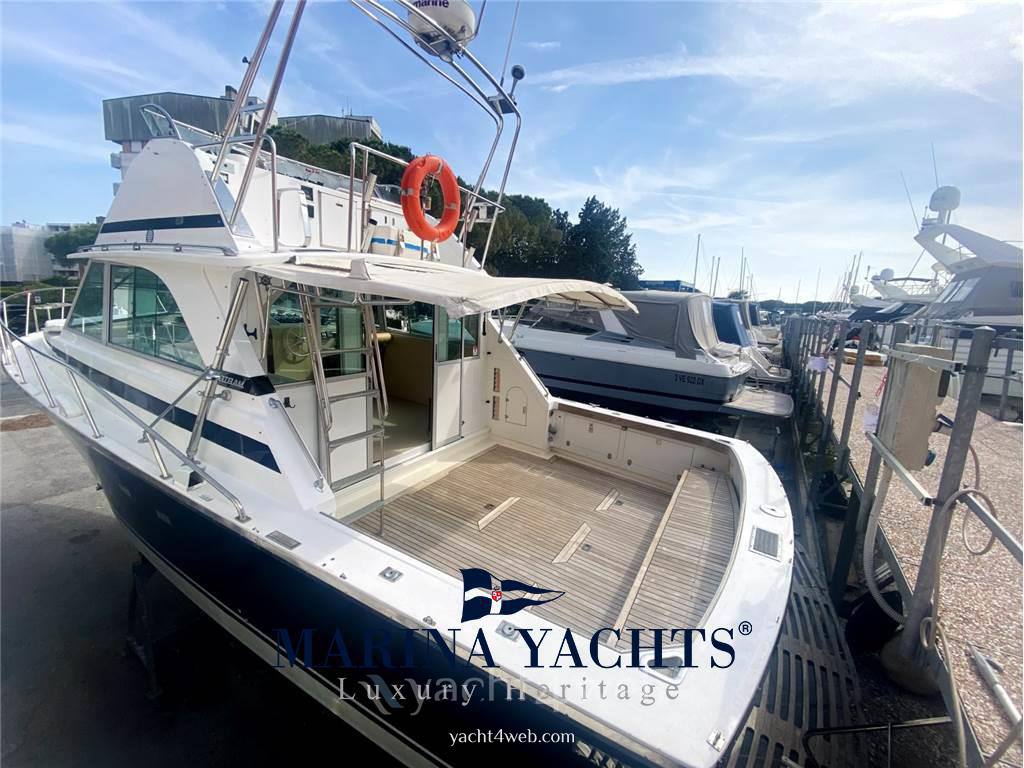 Bertram yacht 35' convertible