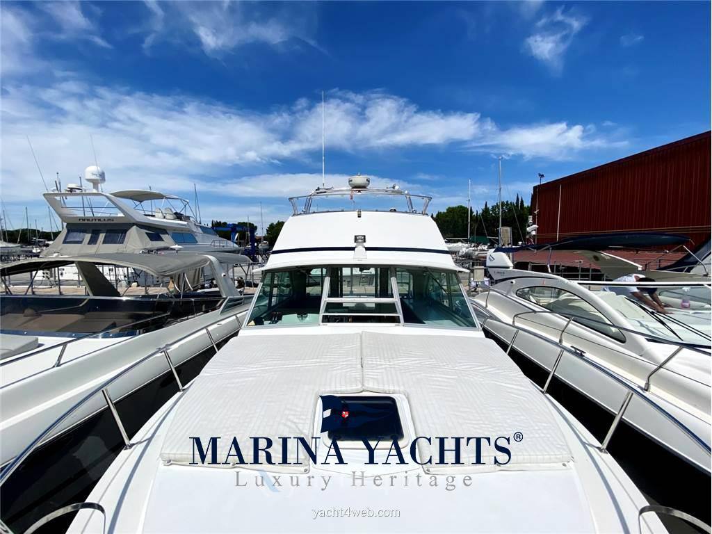 Bertram yacht 35' convertible