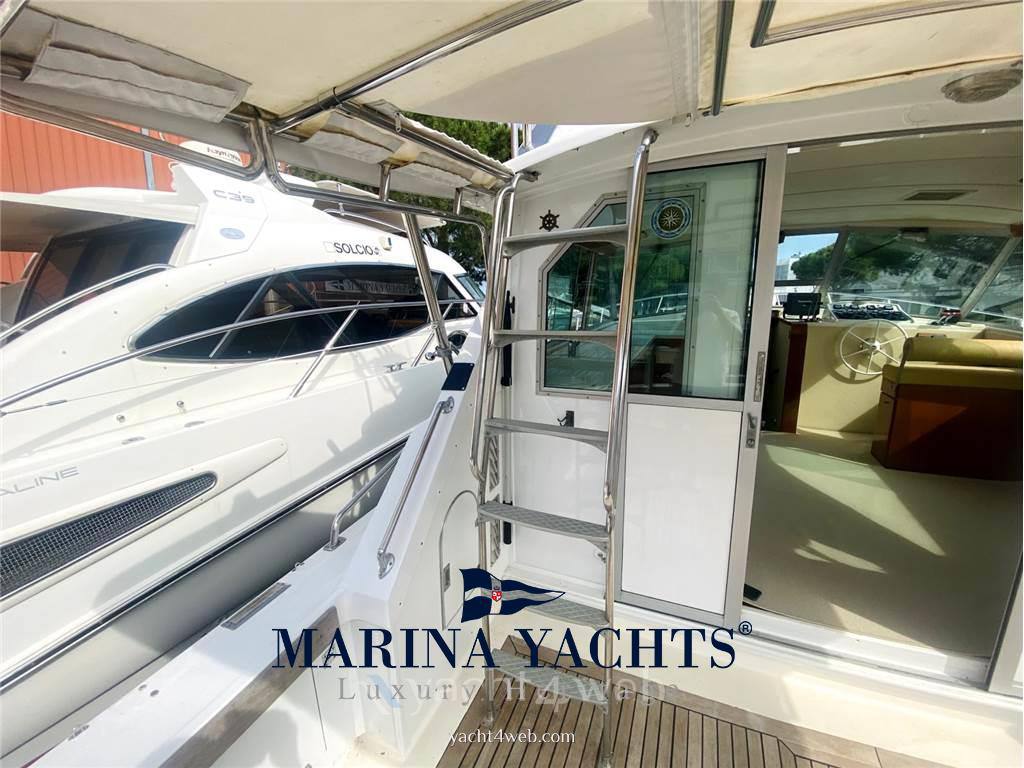 Bertram yacht 35' convertible