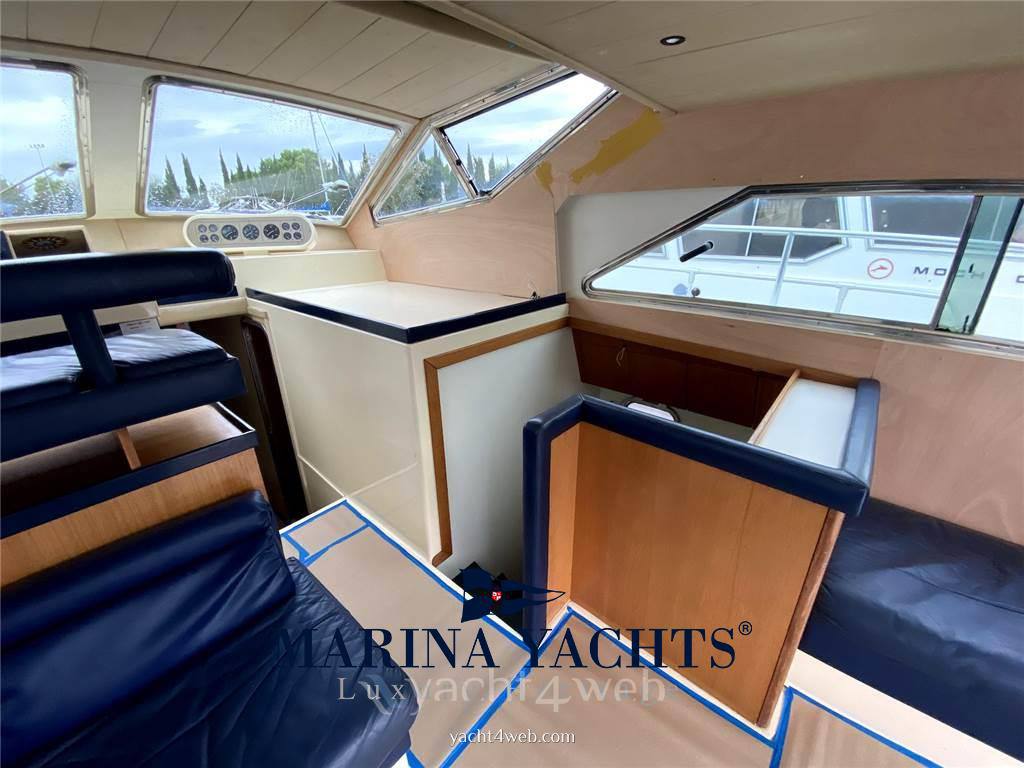 Ferretti yachts Altura 44