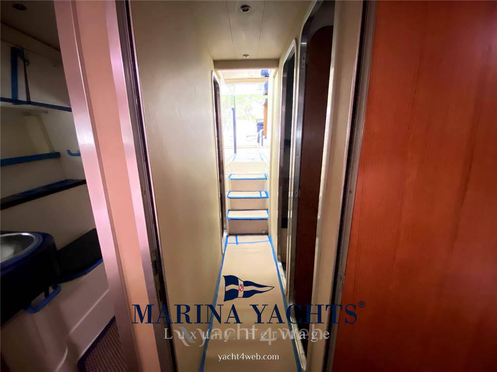 Ferretti yachts Altura 44