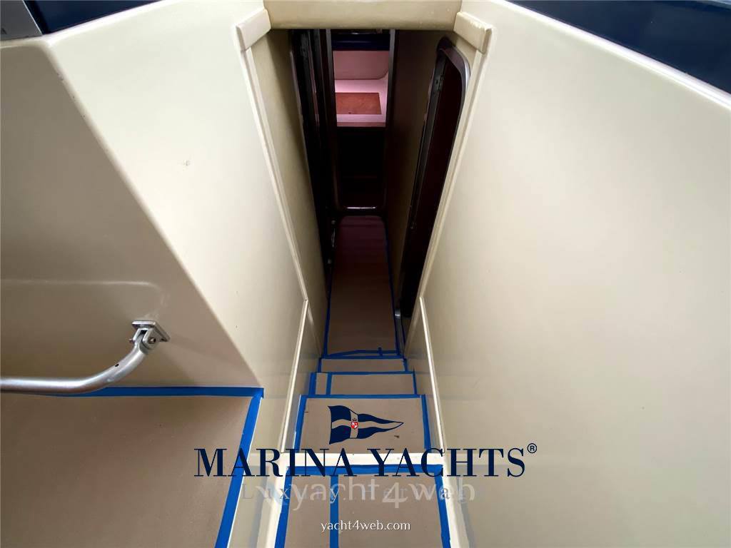 Ferretti yachts Altura 44