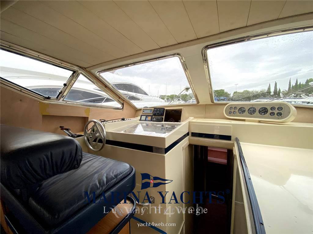 Ferretti yachts Altura 44