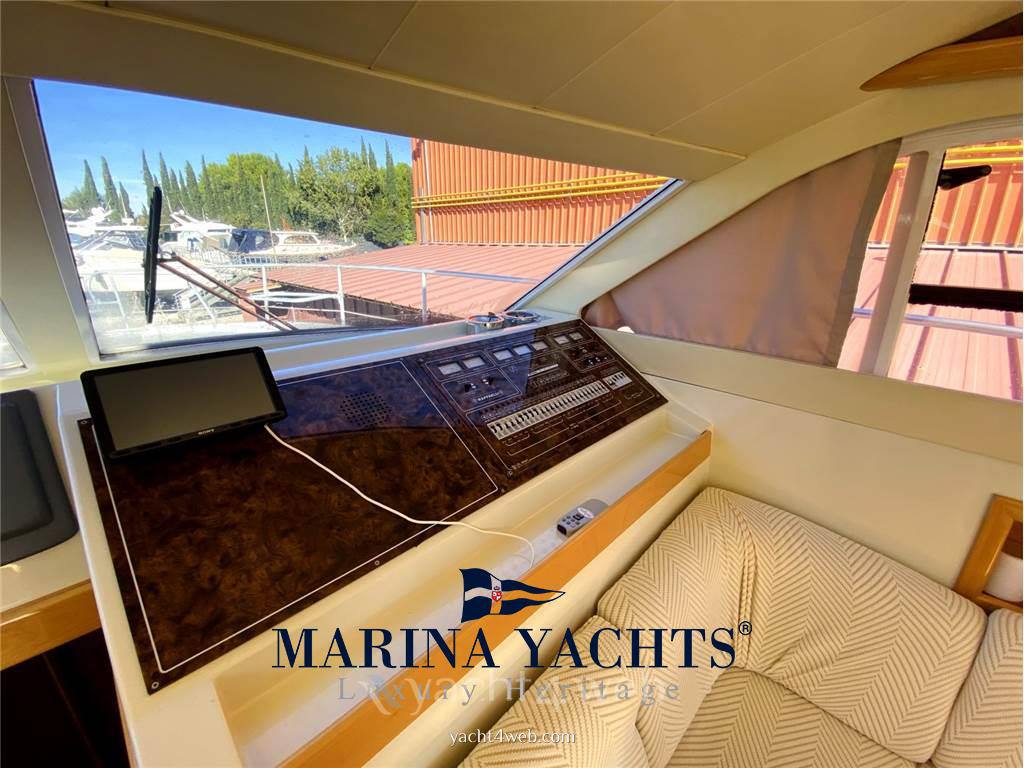 Raffaelli Typhoon fly 38 Flybridge