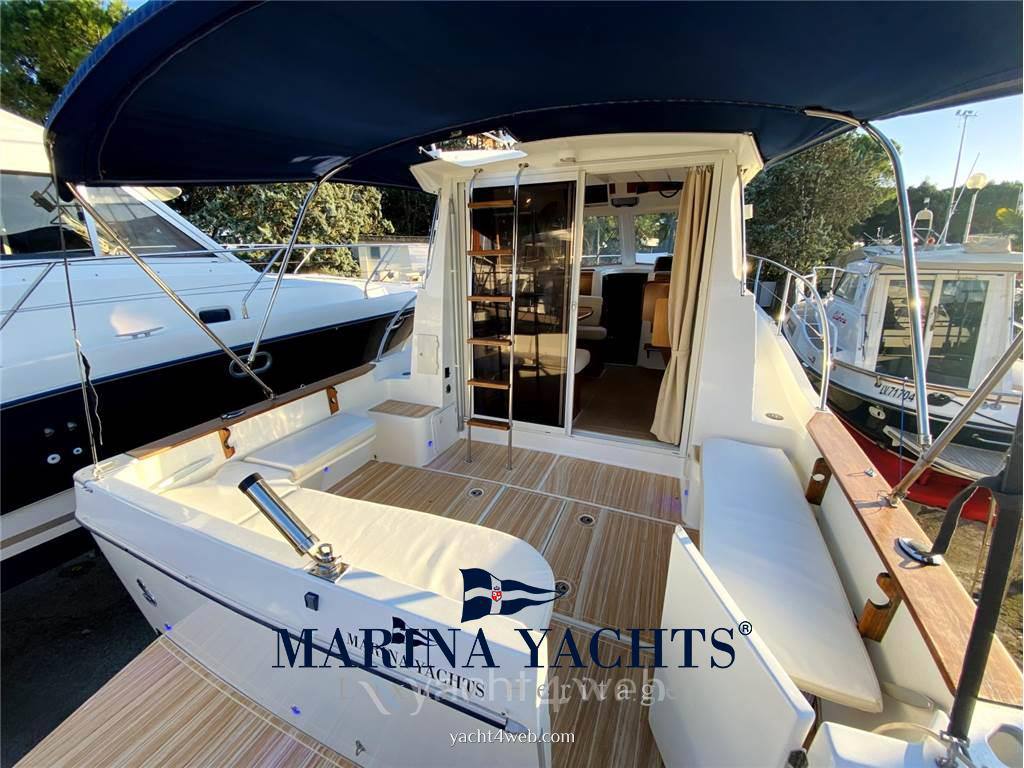 Beneteau Antares serie 9 Motorboot