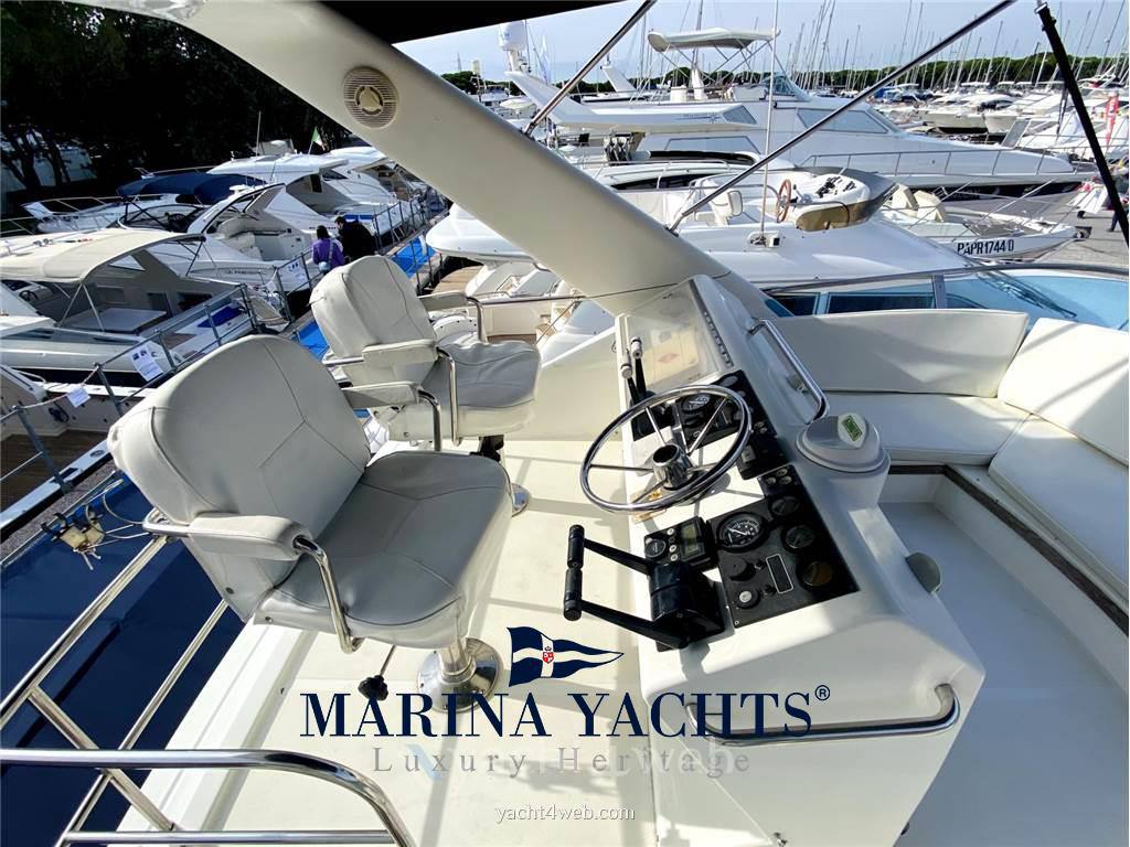 Uniesse 42 fly Motorboot