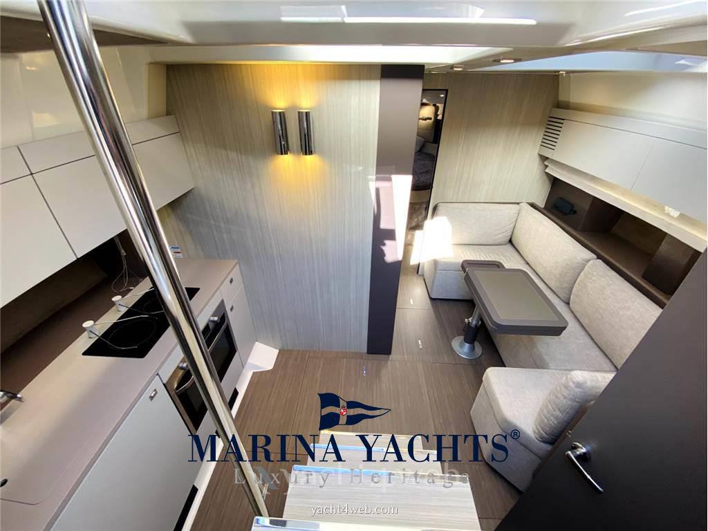 Cranchi M44 Express Cruiser