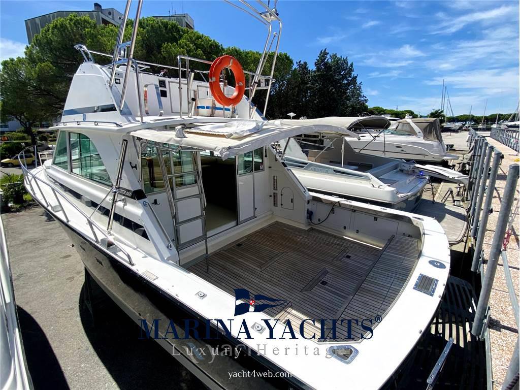 Bertram yacht 35' convertible Saltwater Fishing